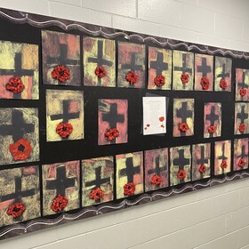 bricolage des élèves pour le jour du souvenir avec le coquelicot